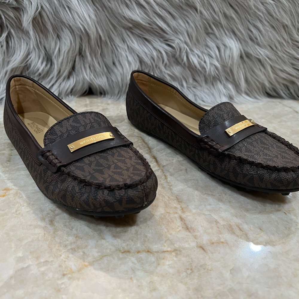 Michael Kors Everett Loafers - Women - Picture 4 of 16